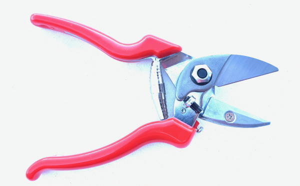 Секатор с наковальней GL030